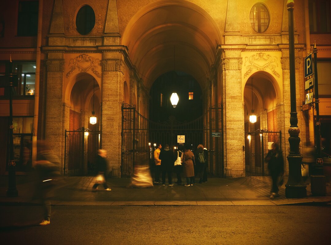 На улице Рубинштейна - Магомед . На улице Рубинштейна - Магомед .