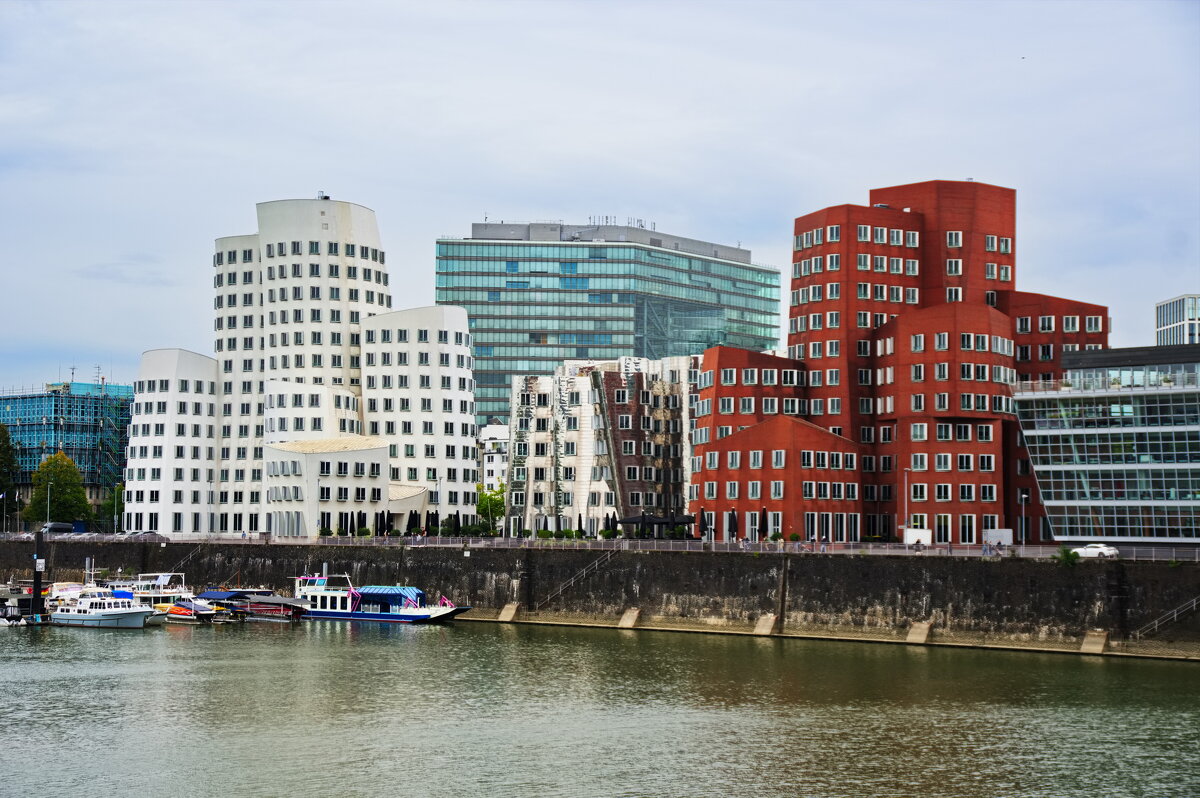 *** - Witalij Löwin