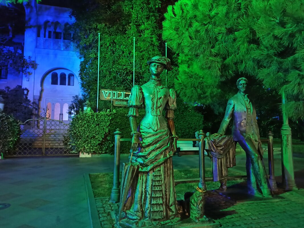 «Антон Чехов и дама с собачкой» в Ялте - Галина 