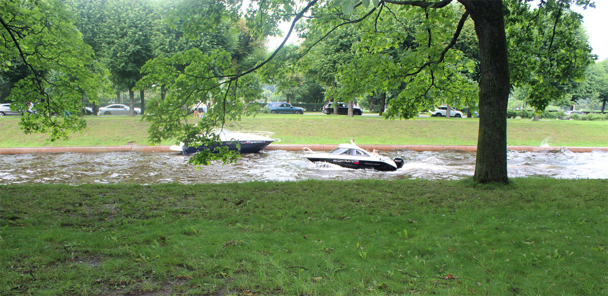 Прогулка по реке Карповке - Любовь ***
