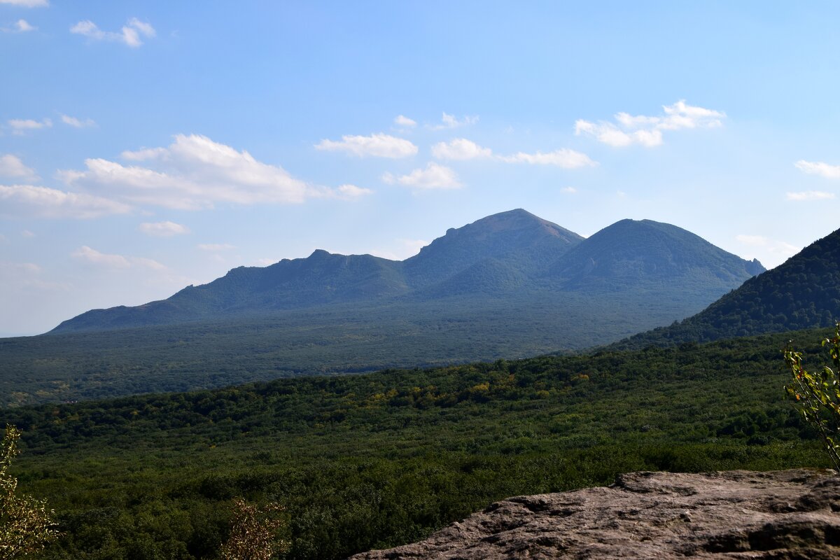 Гора Беш-тау. Вид с Селитряных скал - Павленко Михаил 