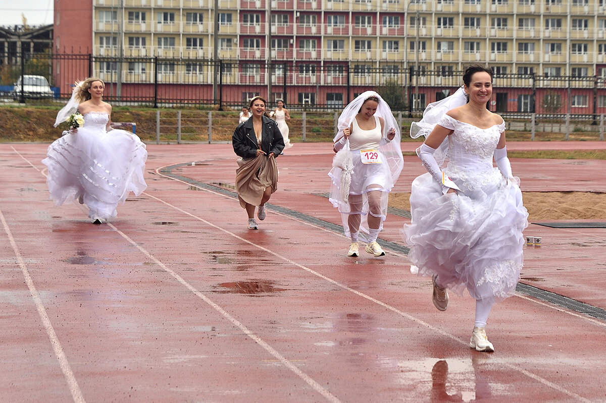 "Трудовые резервы" бегут? ВСЕ бегут, даже невесты! - Александр Гриднев