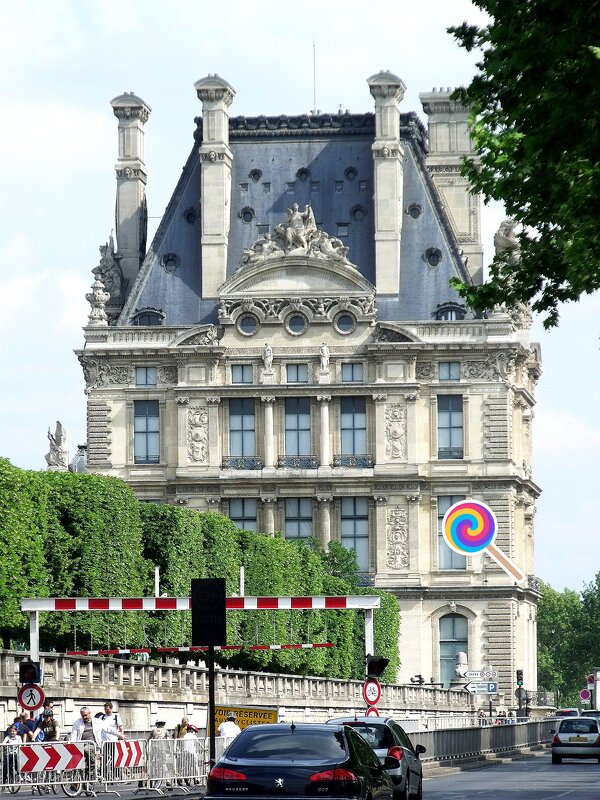 Павильон Флоры находится в центре Парижа и соединён с Лувром. - Валерий Новиков