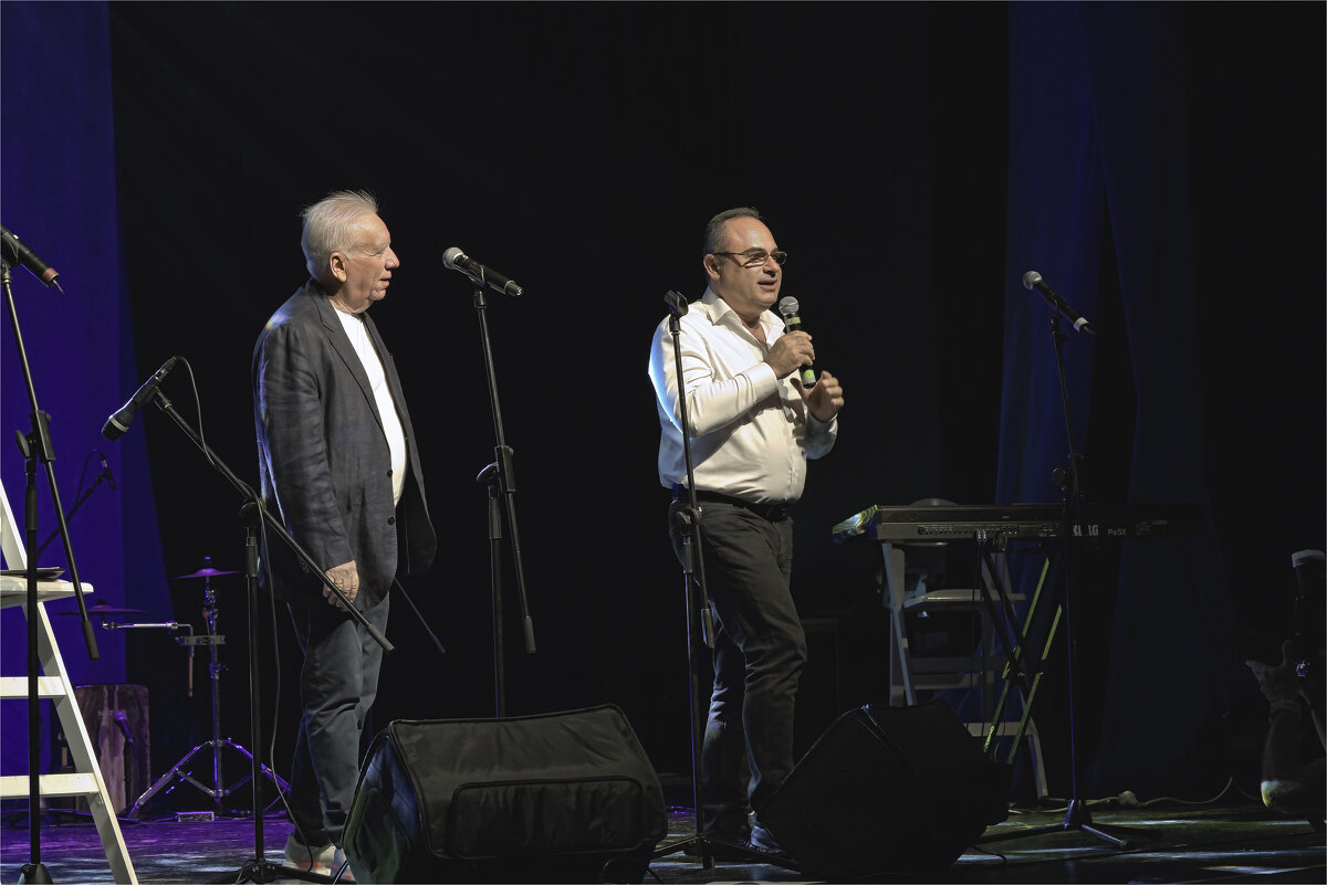 Праздничный концерт, посвящённый Дню Алии 23,10,2025гВедущие Ян Левинзон и Лиора Сафонов - ujgcvbif 