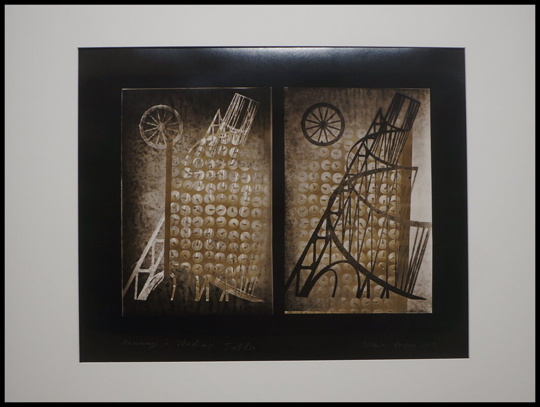 Андрей Чежин / из серии "Кнопка и модернизм" / 2022 г. - zavitok *