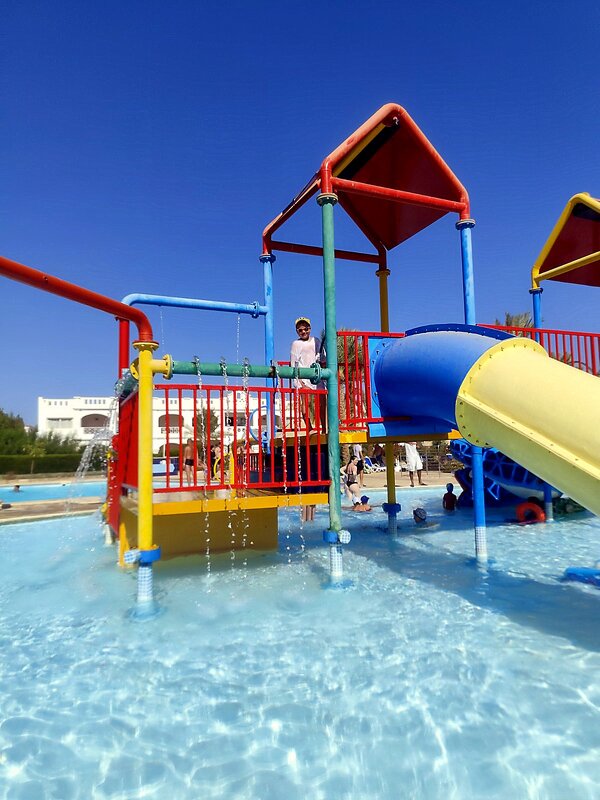 Где-то там... - Роман Савоцкий