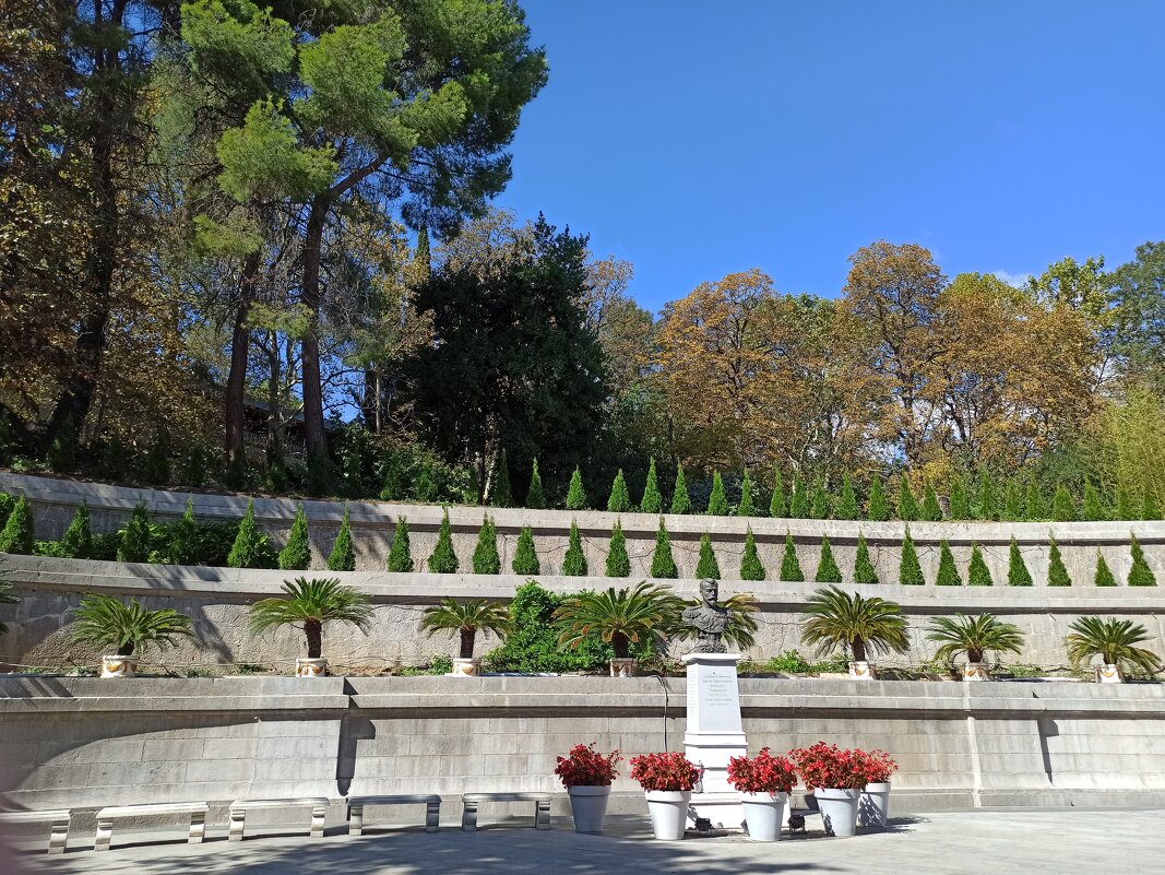 Ливадийский парк. Крым. - Галина 