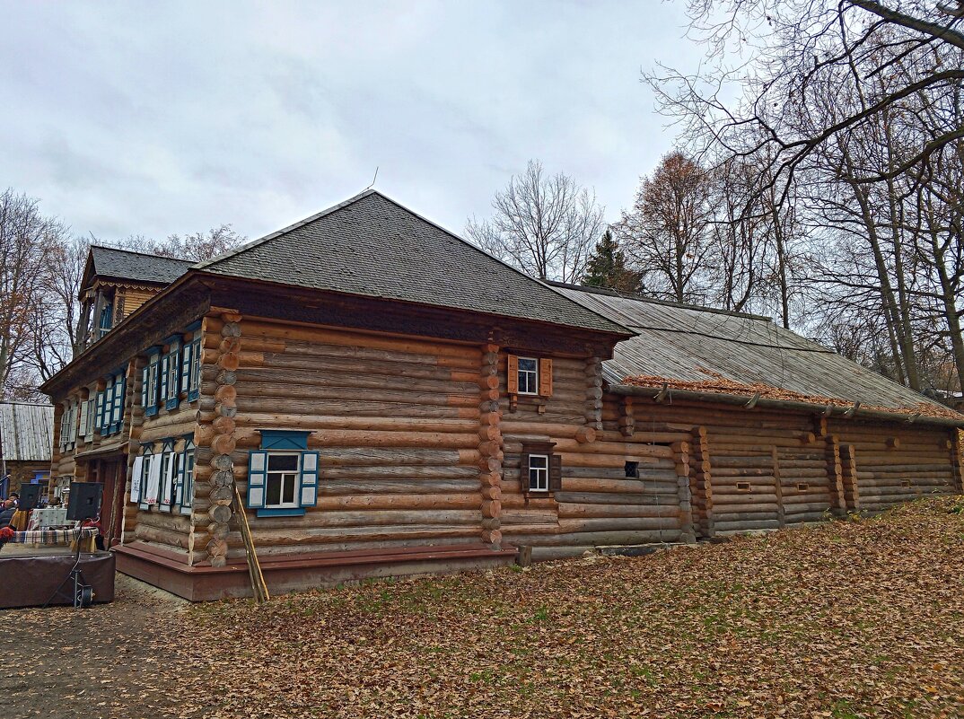 Дом с конюшней и амбаром - Алексей Р.