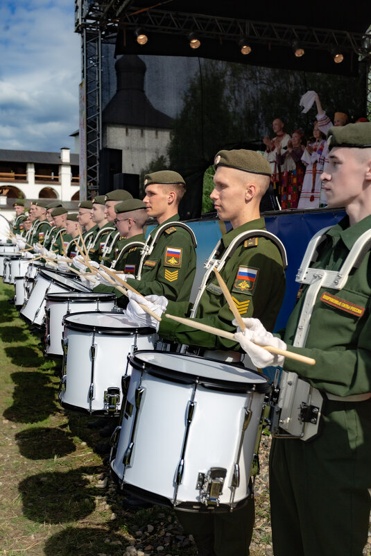 Барабанная дробь - Александр Силинский Барабанная дробь - Александр Силинский