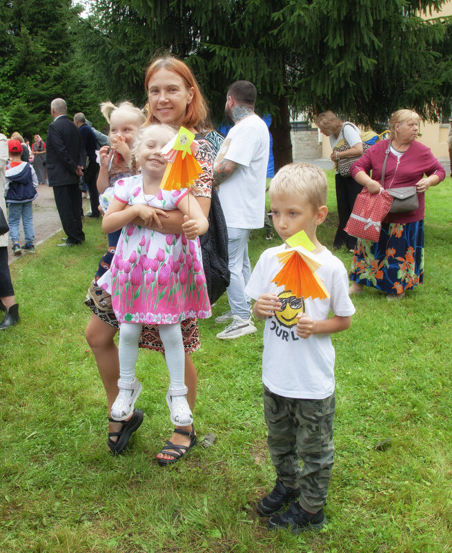 Какое счастье прижать к себе пучок радостных девчонок! - Лилия *