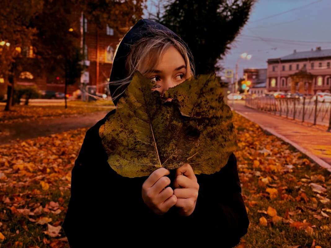 Девушка-осень. - Vladimir Semenchukov