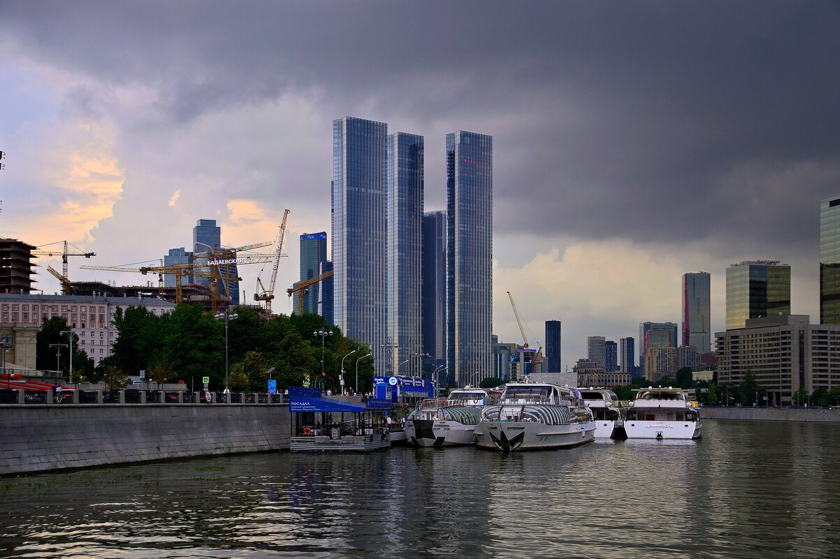 Москва. Вечерняя прогулка по реке - Владимир Мигонькин