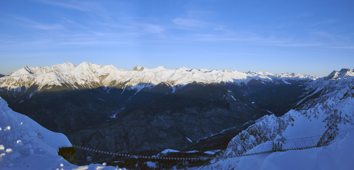 Роза Пик. Панорама с подвесным мостом - Минихан Сафин Роза Пик. Панорама с подвесным мостом - Минихан Сафин