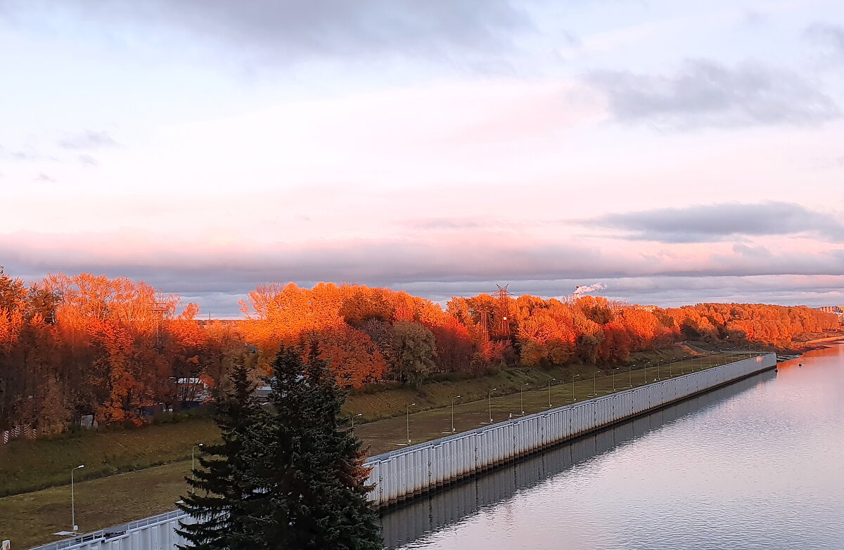 Рыбинск. Осень. Шлюзы. - Михаил Свиденцов Рыбинск. Осень. Шлюзы. - Михаил Свиденцов