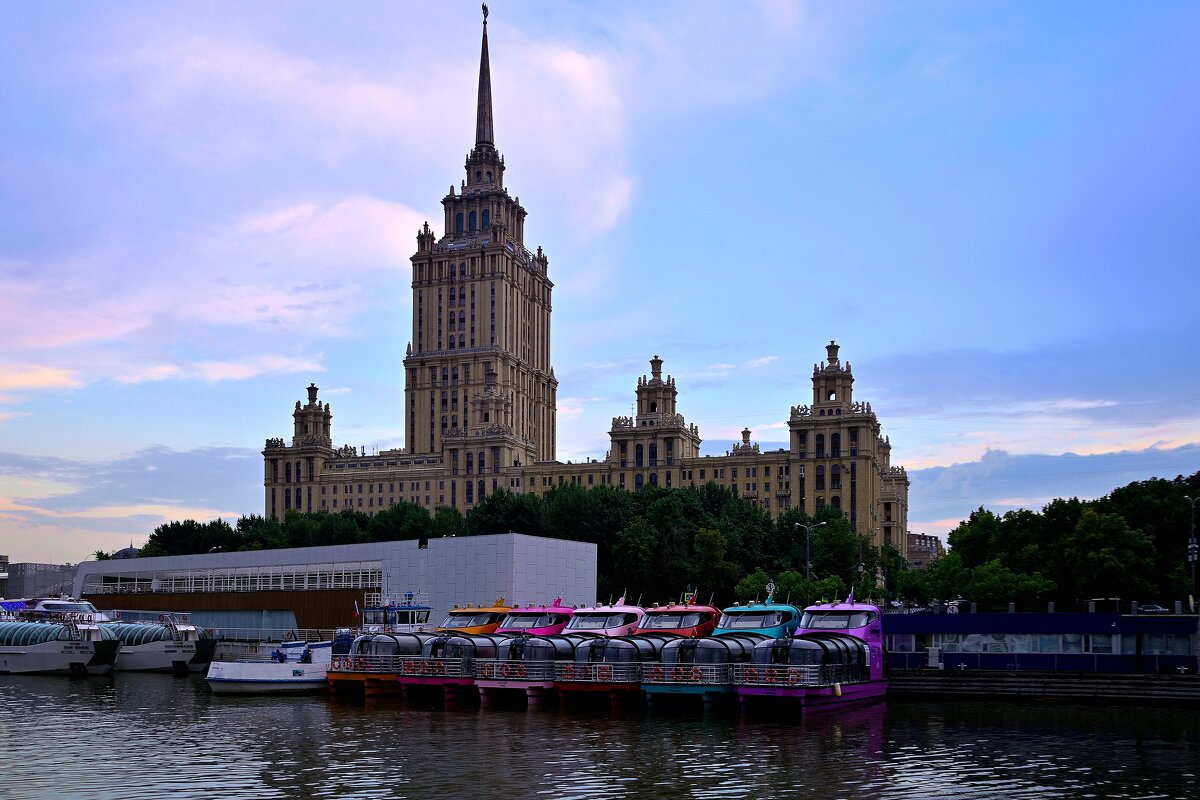 Москва. Вечерняя прогулка по реке - Владимир Мигонькин