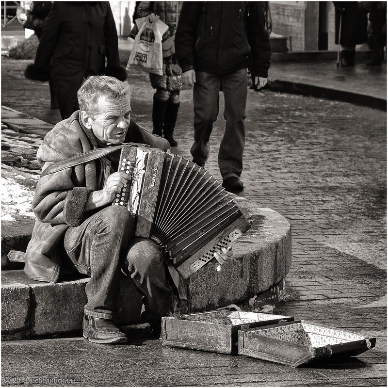 Петербург. Гармонист у ст. М «Площадь Восстания» - Станислав Лебединский