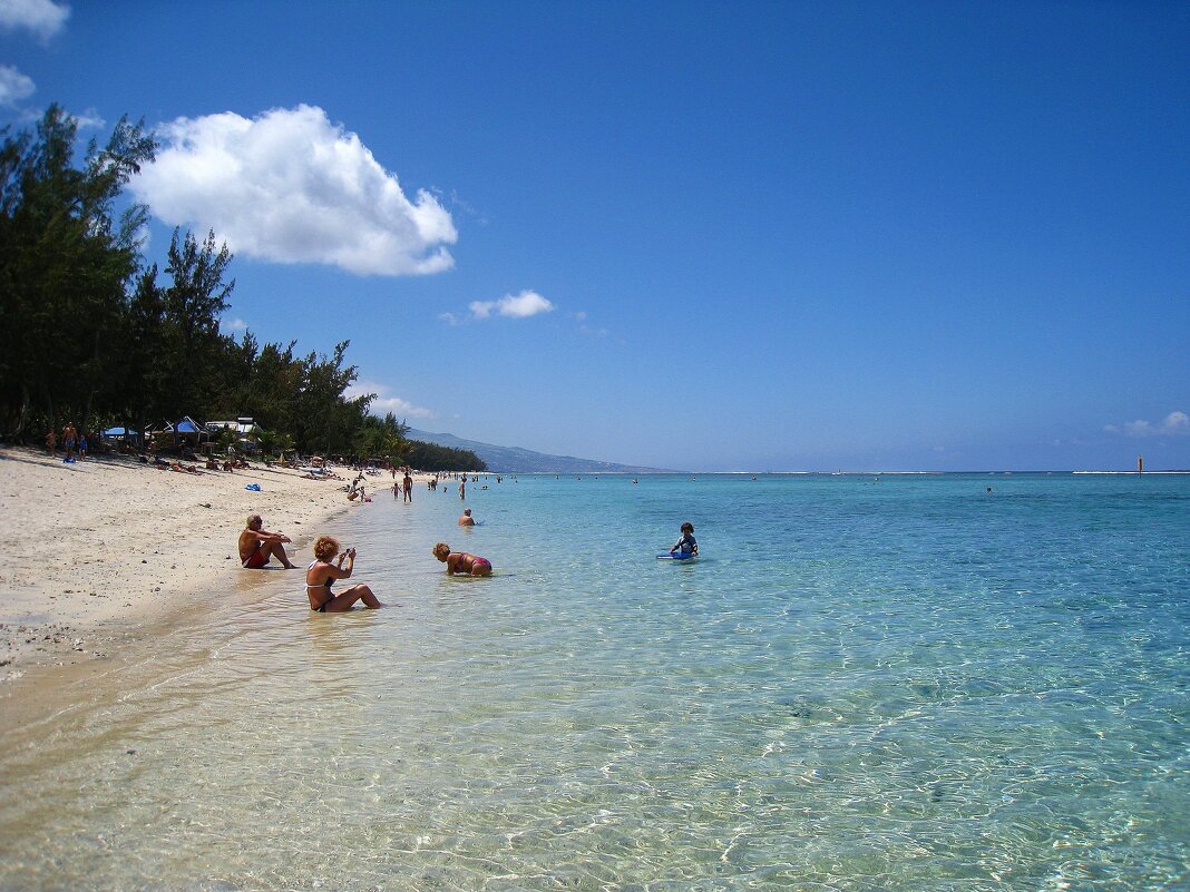 На французском острове Реюньон, в Индийском океане. - unix (Илья Утропов)