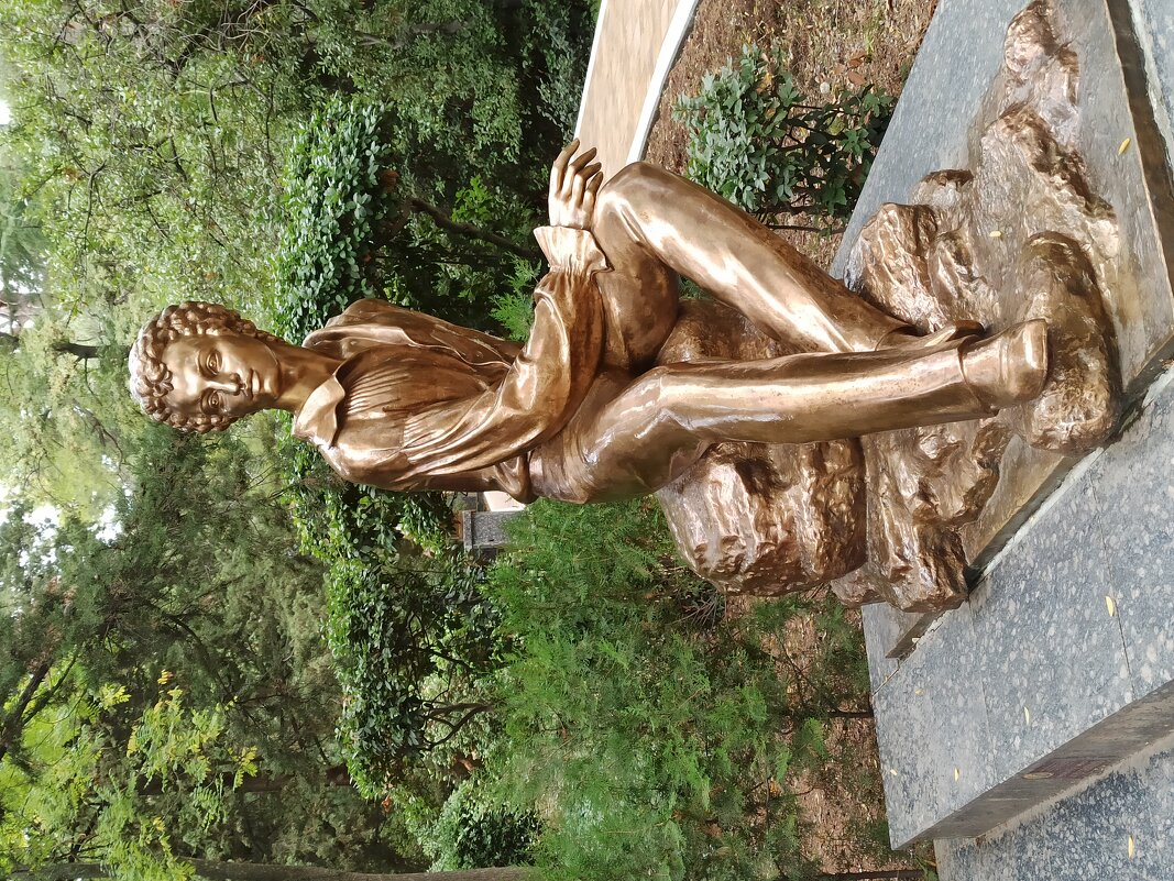 В Гурзуфском парке. Крым. - Галина 