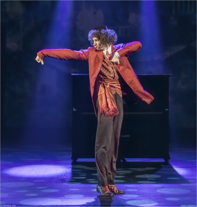 Актёр Александр Муравицкий в роли Акопа (родственник Микича). - Александр Максимов Актёр Александр Муравицкий в роли Акопа (родственник Микича). - Александр Максимов