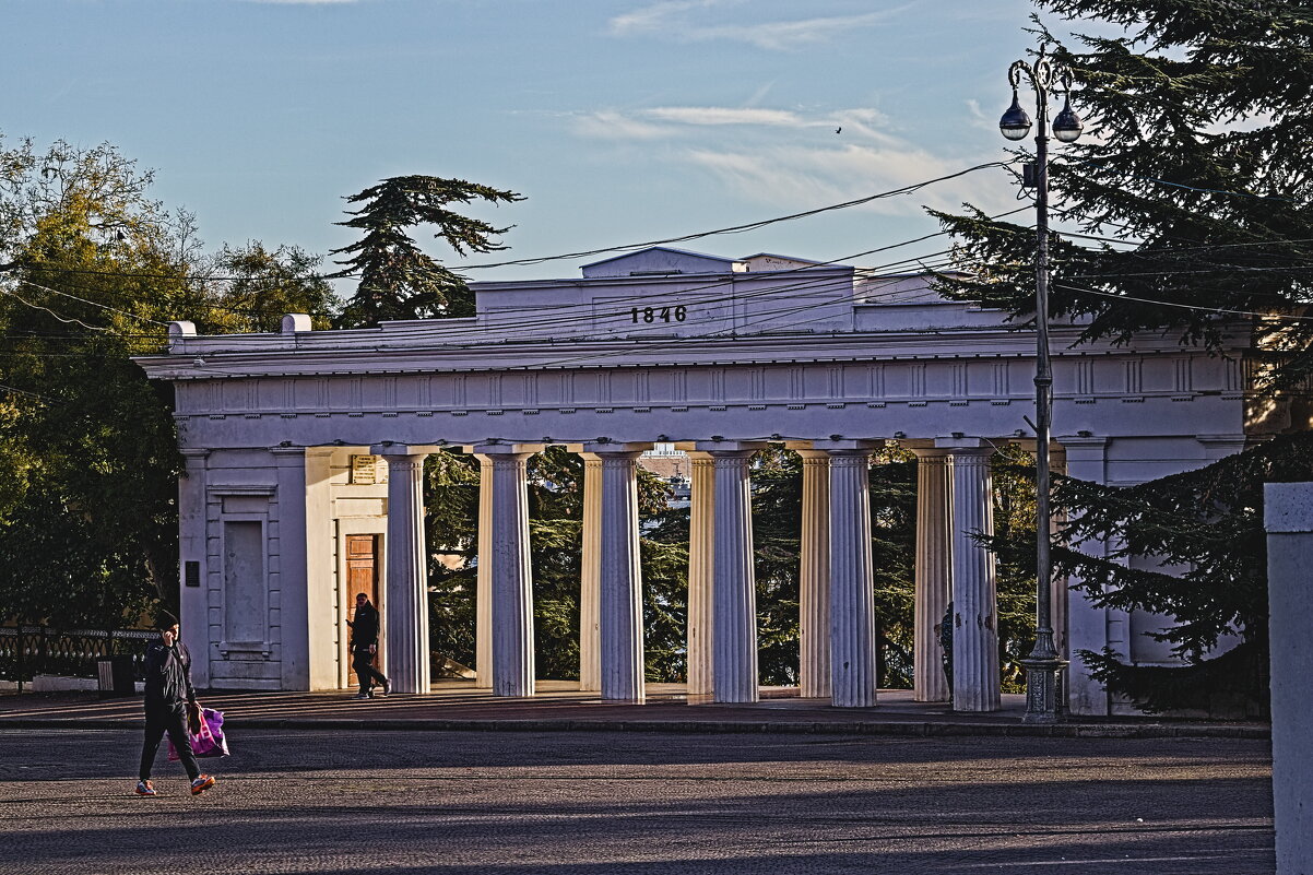 Арка на графскую пристань. - Giant Tao /