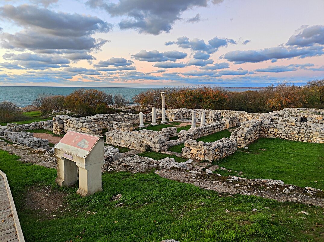 Базилика в базилике. VI в. - Виктор Мухин