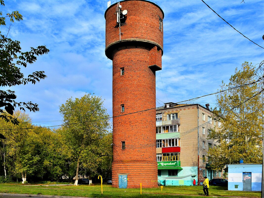 Новочебоксарск. Водонапорная башня. - Пётр Чернега