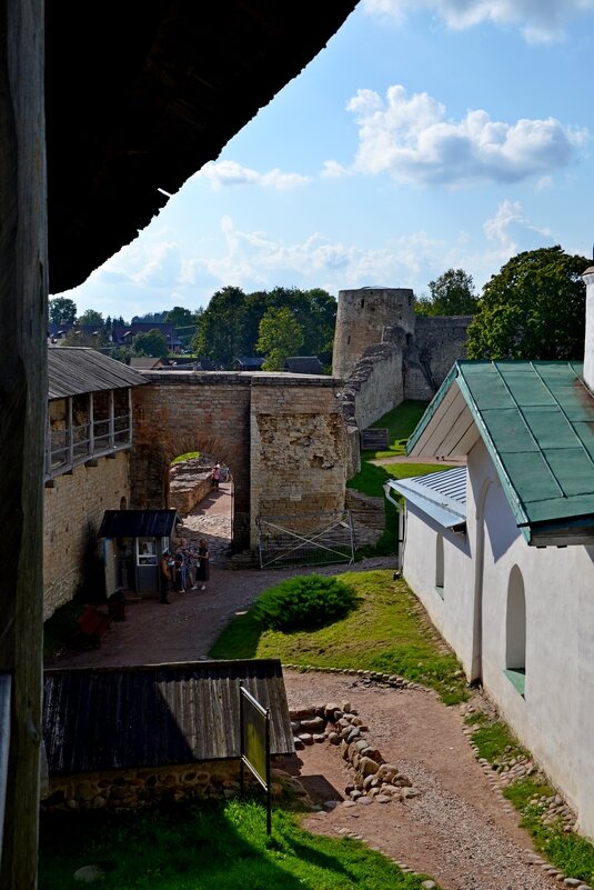 Изборская крепость - главный форпост Средневековой Руси здесь - Виктор Осипчук