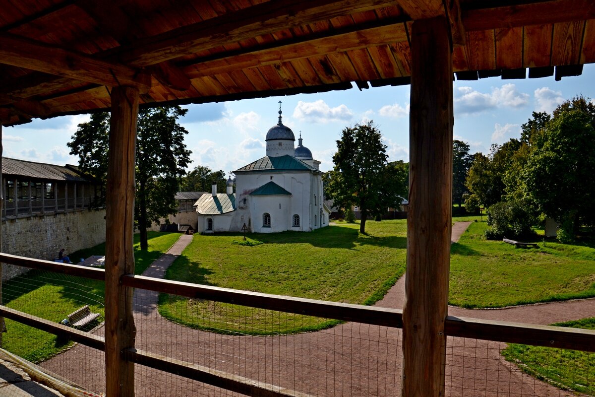 Изборская крепость - главный форпост Средневековой Руси здесь - Виктор Осипчук Изборская крепость - главный форпост Средневековой Руси здесь - Виктор Осипчук