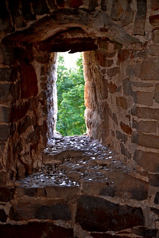 Изборская крепость - главный форпост Средневековой Руси - Виктор Осипчук