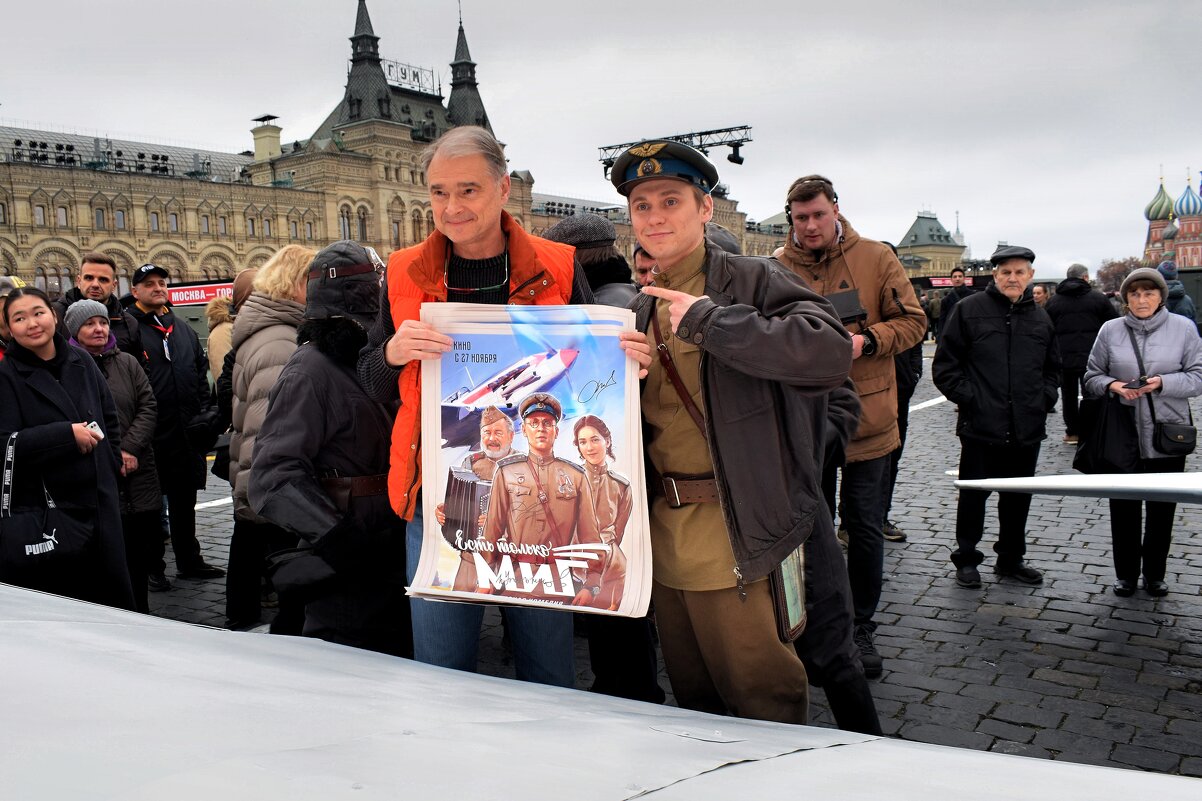 Главный герой и режиссёр  во время промоакции к выходу фильма - Татьяна Помогалова