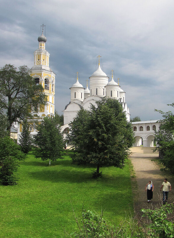 Колокольня с храмом Алексия, митрополита Московского и Собор Спаса Преображения - Александр Ильчевский Колокольня с храмом Алексия, митрополита Московского и Собор Спаса Преображения - Александр Ильчевский