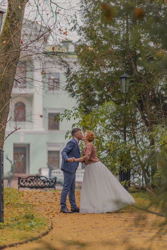 Под Золотом Опавших Листьев - Евгения Вахнеева