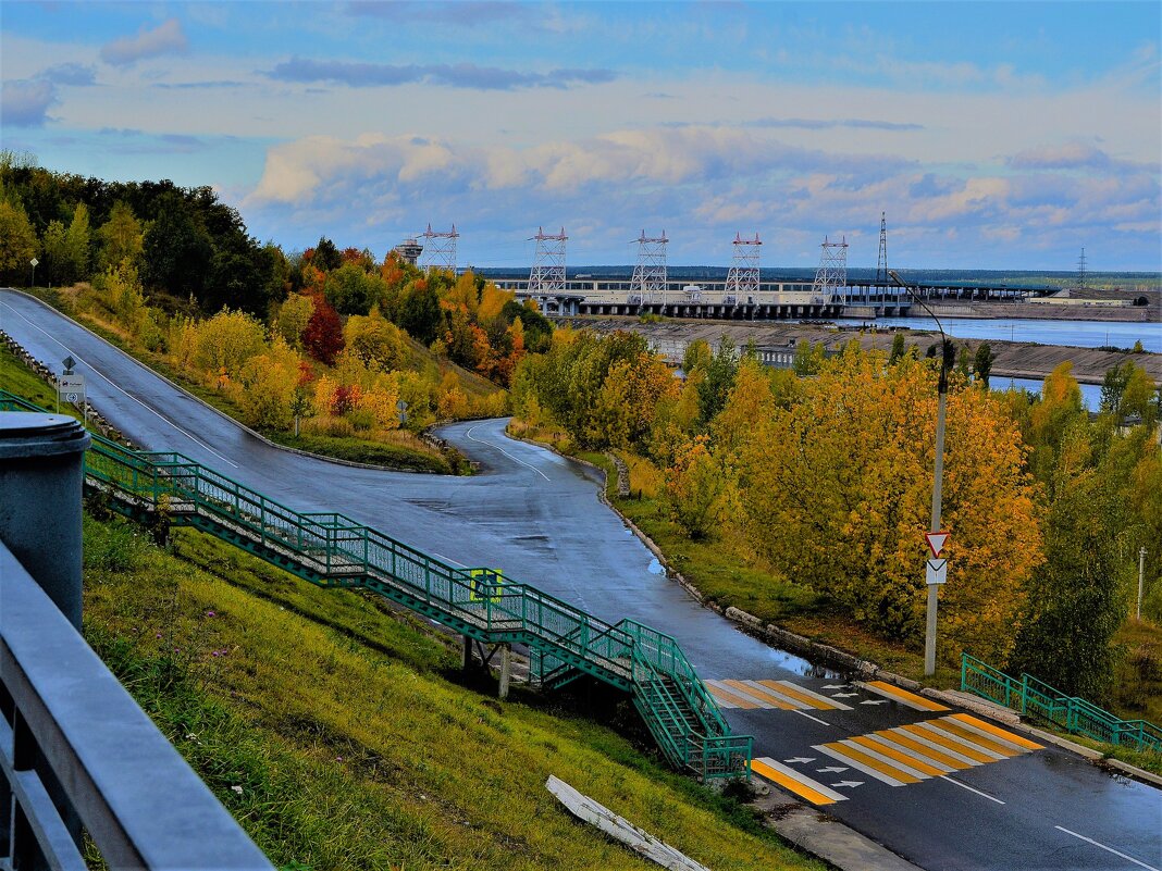 Новочебоксарск. Улица Набережная осенью. - Пётр Чернега