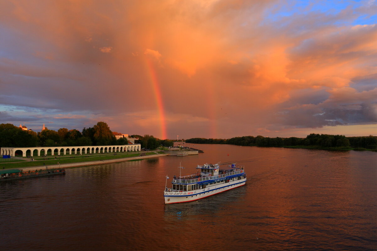 Двойная радуга на закате. - Николай Кондаков Двойная радуга на закате. - Николай Кондаков