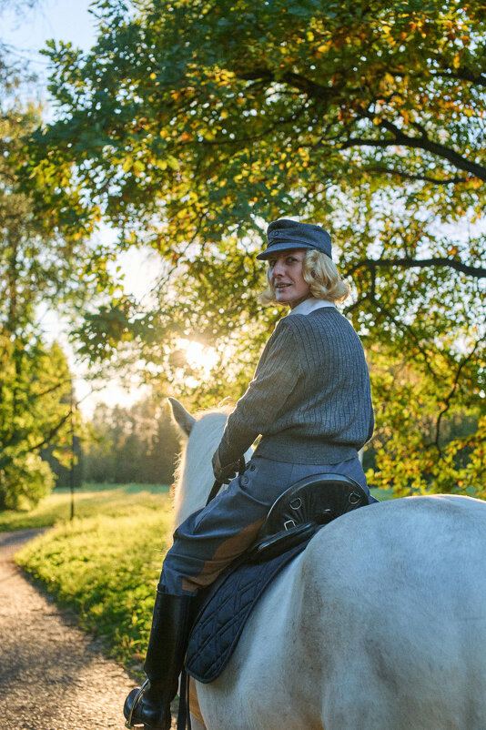 Всадница - Hildegard Eisenschild