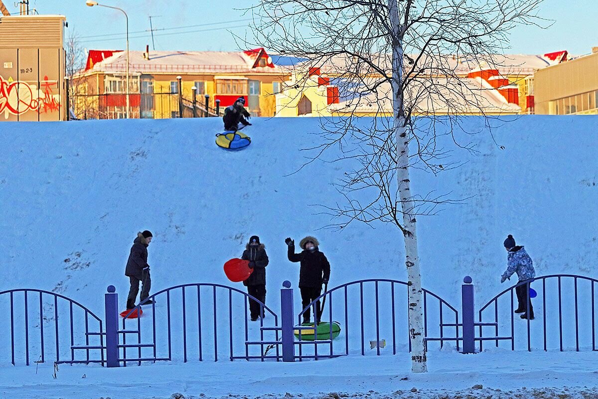 Декабрь......Ребячья горка! - Владимир 