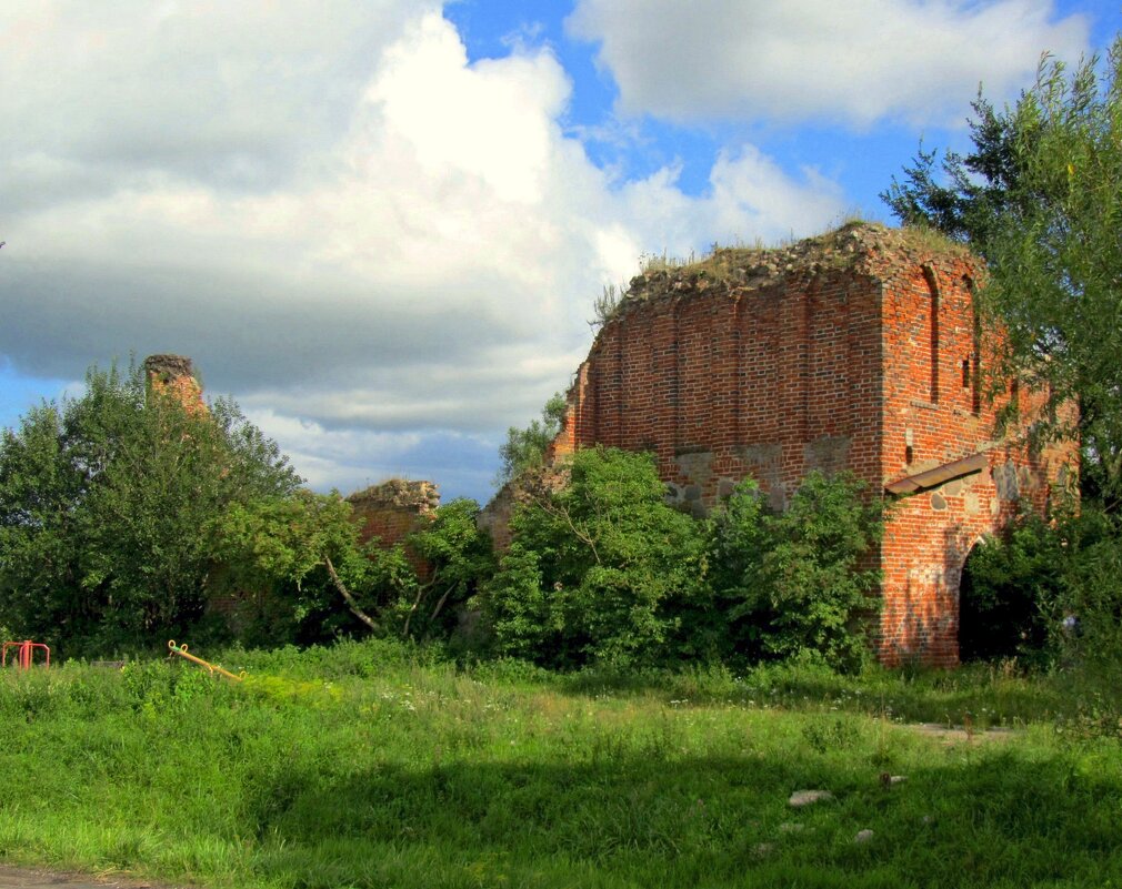 Руины кирхи XIV века - Сергей Карачин