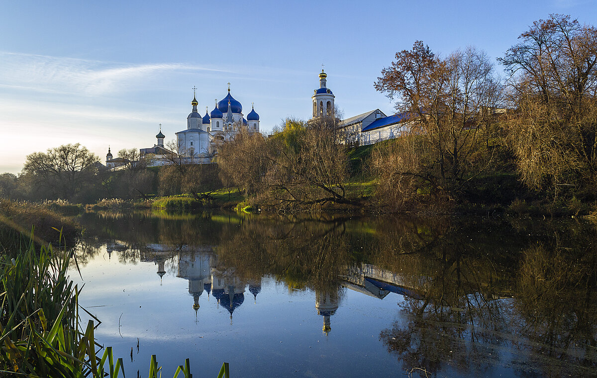 Отражаясь в зеркале пруда - Сергей Цветков