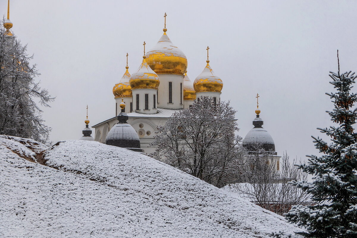 Успенский Собор под первым снегом. - Анатолий. Chesnavik. Успенский Собор под первым снегом. - Анатолий. Chesnavik.