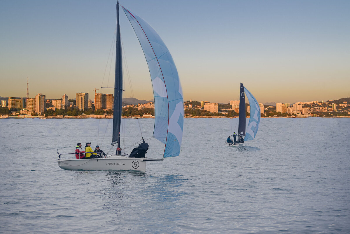 Ноябрьский вечер в Сочи. - Сергей Романов