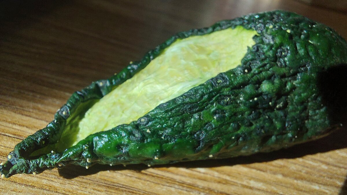 засохший огурец как арт объект)) - Артём 