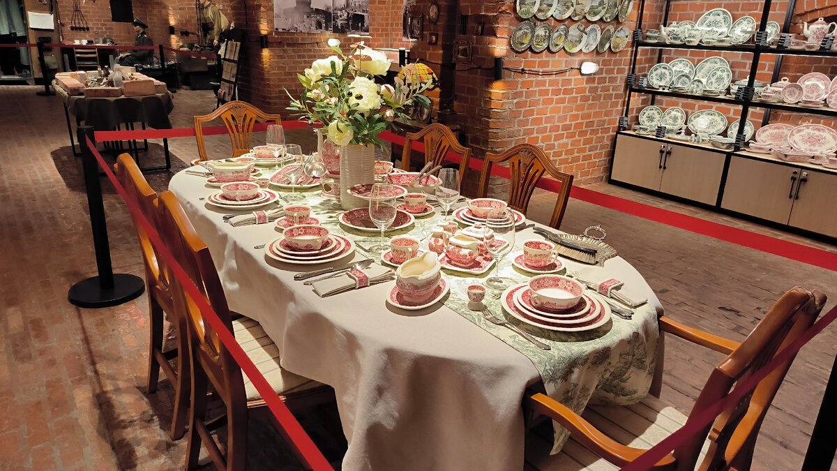 Коллекция фарфора в бастионе. - Ольга 