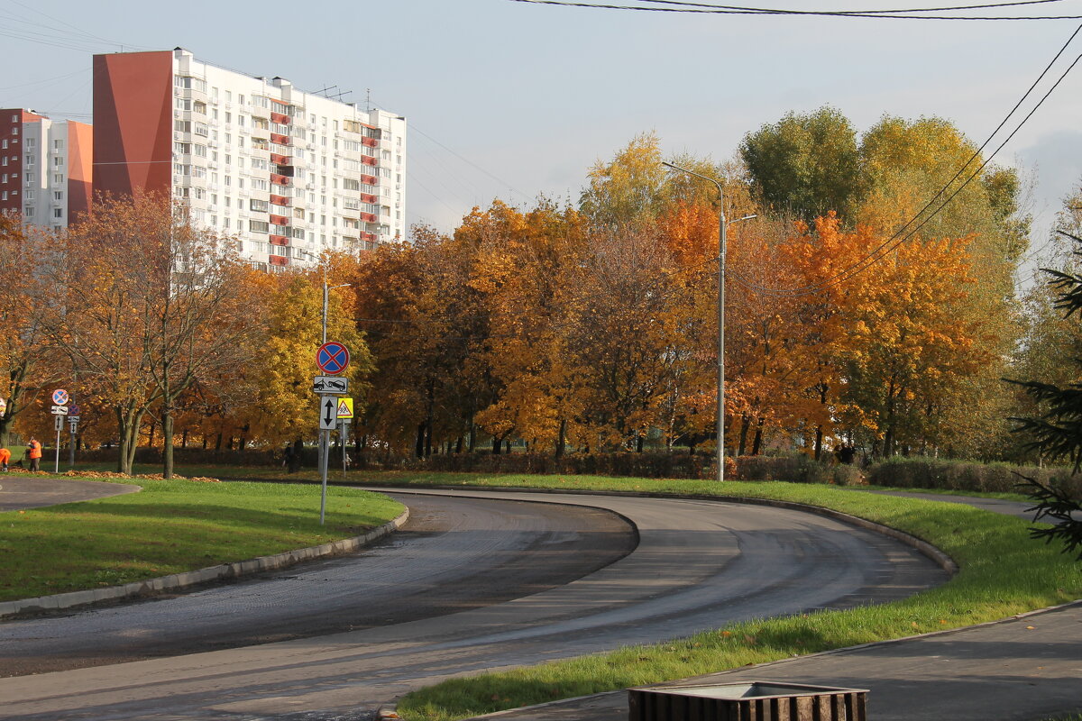 ОСЕННИЙ ГОРОДСКОЙ ПЕЙЗАЖ - Валентина 