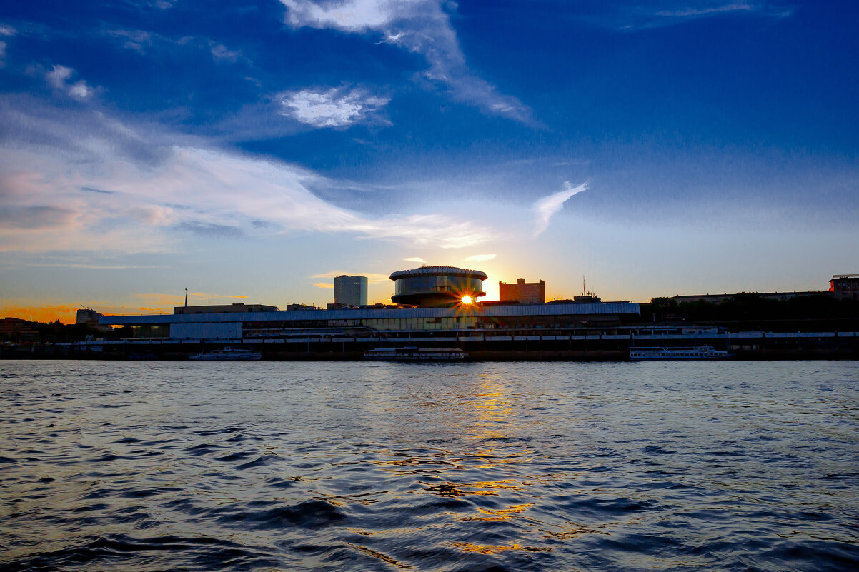 По Волге - Александр Силинский