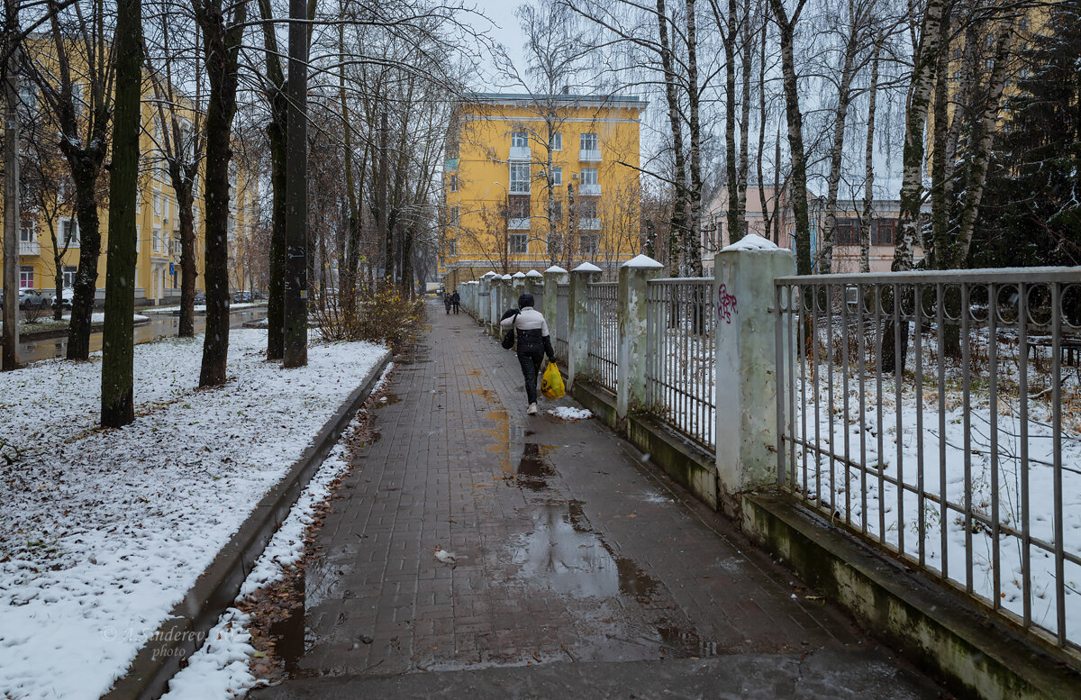 Первый снег на улицах - Александр Синдерёв