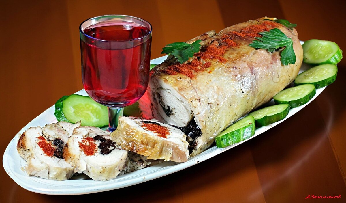 Побалуемся в мужской день куриным рулетом с черносливом! :-) - Андрей Заломленков