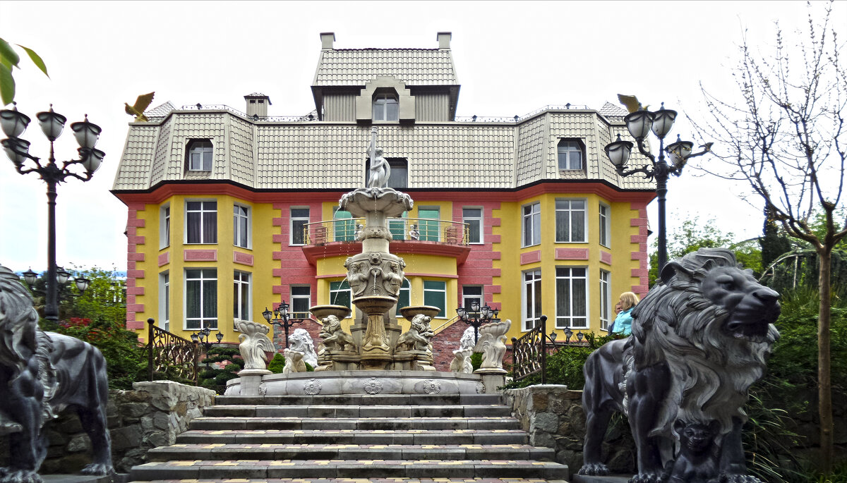 здание администрации зоопарка "Сказка" Крым - Ольга 