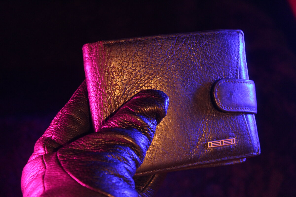 Вещи из кожи. - Владимир Помазан