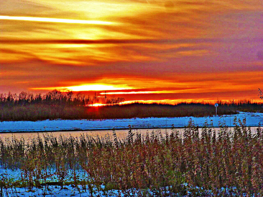 Ноябрь...Зарево заката над Юганской Обью! - Владимир 