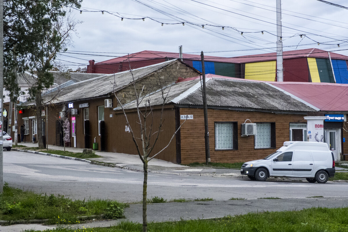 В старом районе Симферополя - Валентин Семчишин В старом районе Симферополя - Валентин Семчишин